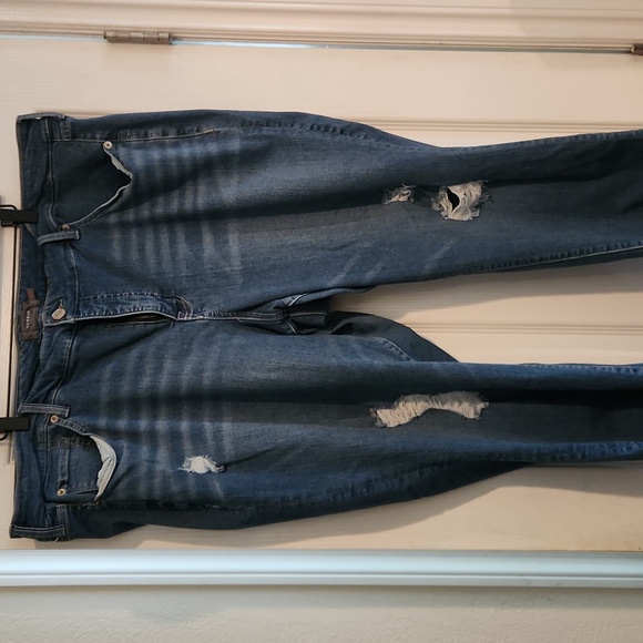 EUC Torrid Sz 26R Distressed Knee And Hem Denim Jeans - Picture 4 of 8